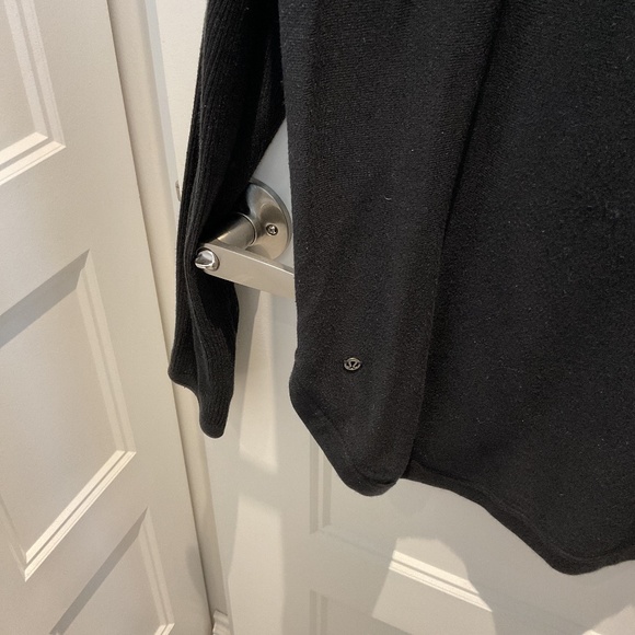 Women’s Lululemon cotton sweater - Picture 4 of 4